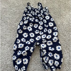 New Baby Gap Jumper! So cute and only worn once.